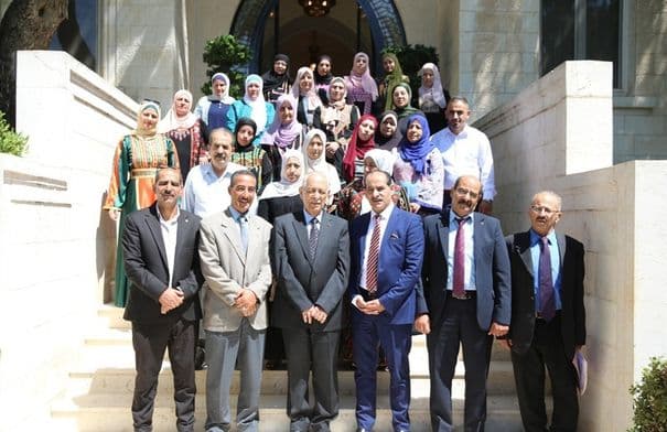 العيسوي يستقبل وفد جمعية المختلفون