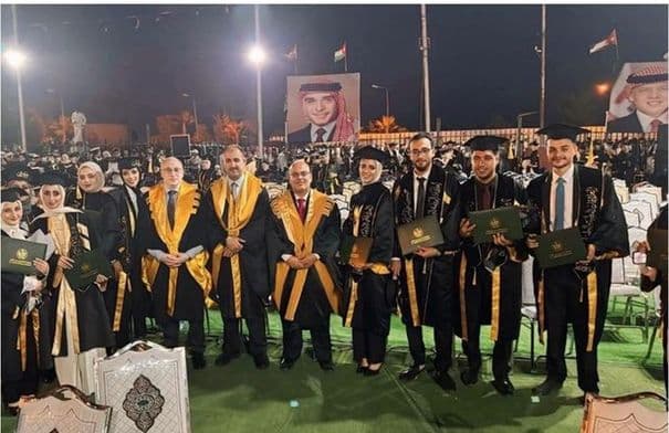 جامعة الحسين تخرج الفوج 27