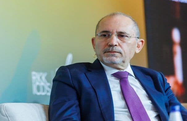 الصفدي يحذر من تصعيد إسرائيلي بالضفة