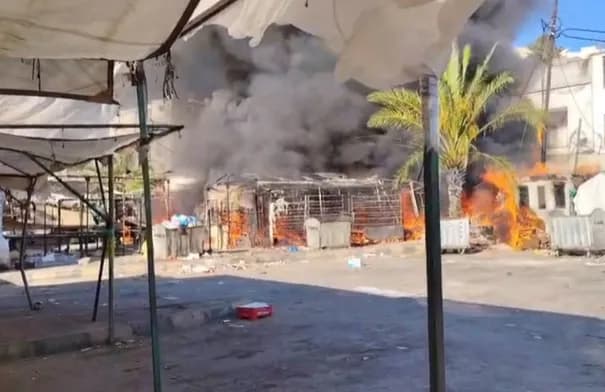 إخماد حريق في محال العجلون