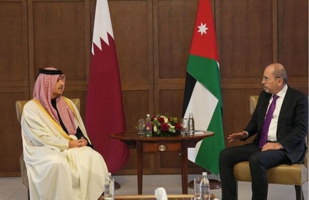 الصفدي ونظيره القطري يتبادلان جهود تعزيز الاستقرار
