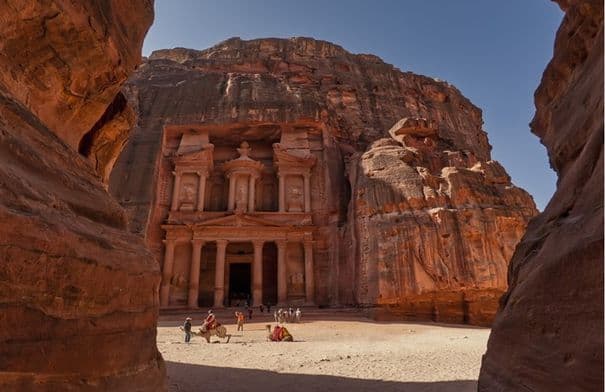 Hotel Group Praises Govt Support for Petra