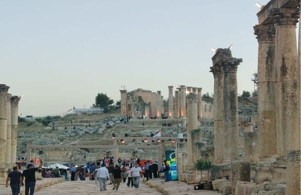 Culture Minister visits Jerash Festival Pavilion