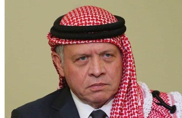 الملك يعزي نائب الإمارات في وفاة شقيقه