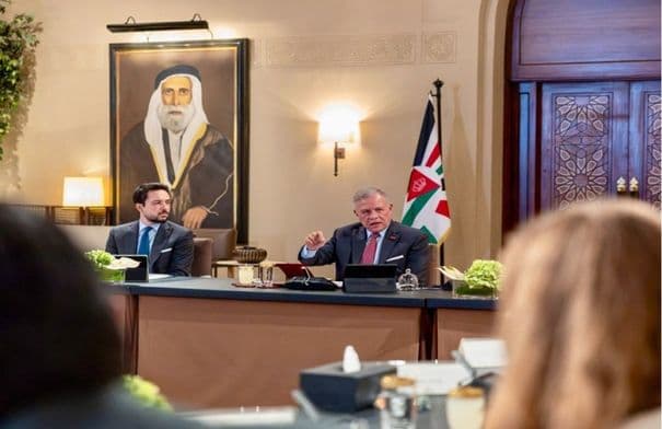 King hosts U.S. congressional aides