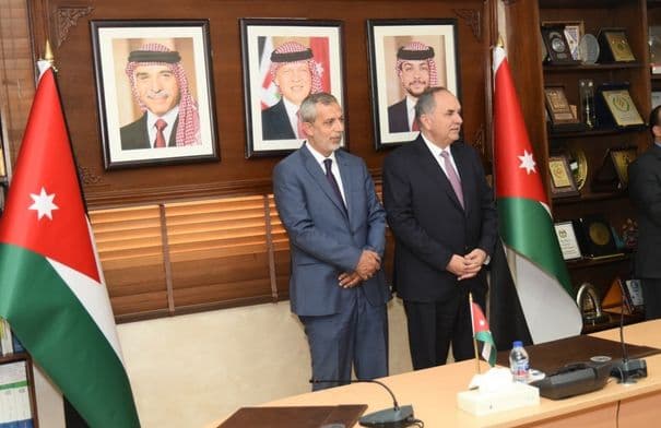 محامون يؤدون اليمين للعدل