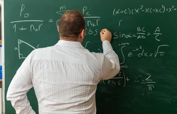 التربية تعلن انتهاء مقابلات 110 آلاف طالب توظيف