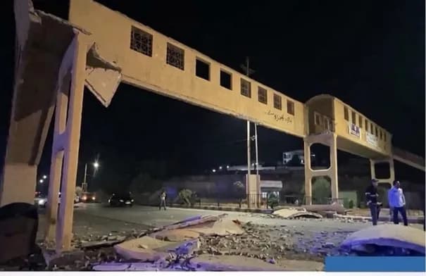 إزالة جسر المشاة عند جابر بعد حادث اصطدام