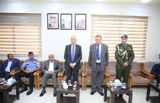 Al-Aisawi offers condolences to Al-Majali on behalf of King and Crown Prince