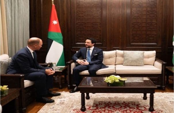 ولي العهد يستقبل وزير الدفاع الألماني