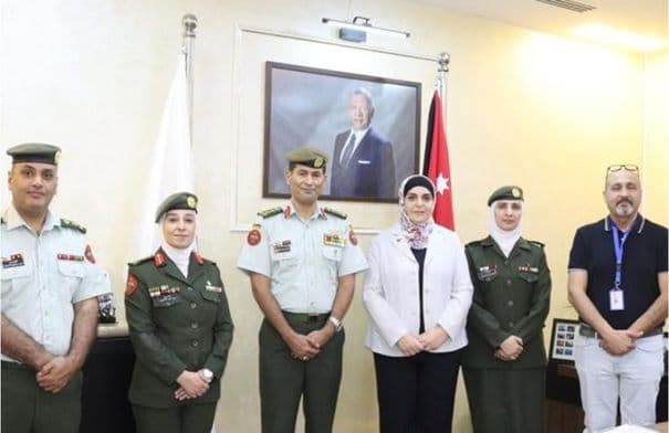 وفد من المختبرات يزور هيئة الغذاء