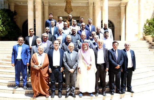 رئيس الديوان يلتقي بأبناء عشيرة السرور
