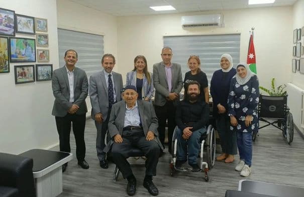 الأمير رعد بن زيد يزور الأكاديمية الملكية