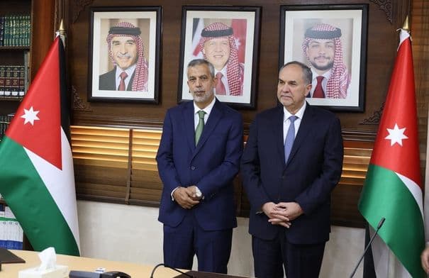 16 محاميا يقسمون اليمين أمام الوزير