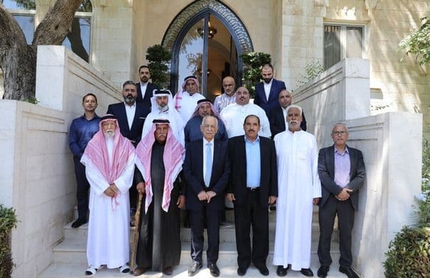 رئيس الديوان يلتقي وفد من العزي