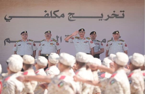 رئيس الأركان يشرف على تخرج دفعة خدمة العلم الثانية