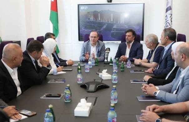 وزير الاقتصاد يزور مشاريع العقبة الرقمية