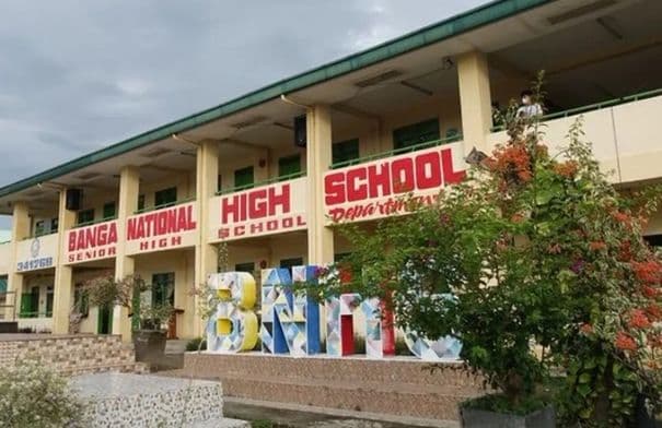 Six students fatally shot in Philippine school