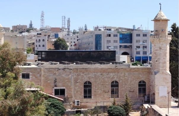 أمين وزارة الأوقاف يزور صيانة المسجد الهاشمي في جرش