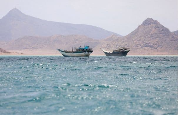 القوات اليمنية: الحوثيون يهددون الملاحة في جنوب البحر الأحمر