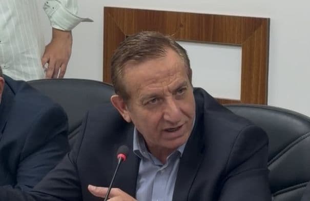 Agriculture Committee Debates Minister's Stance