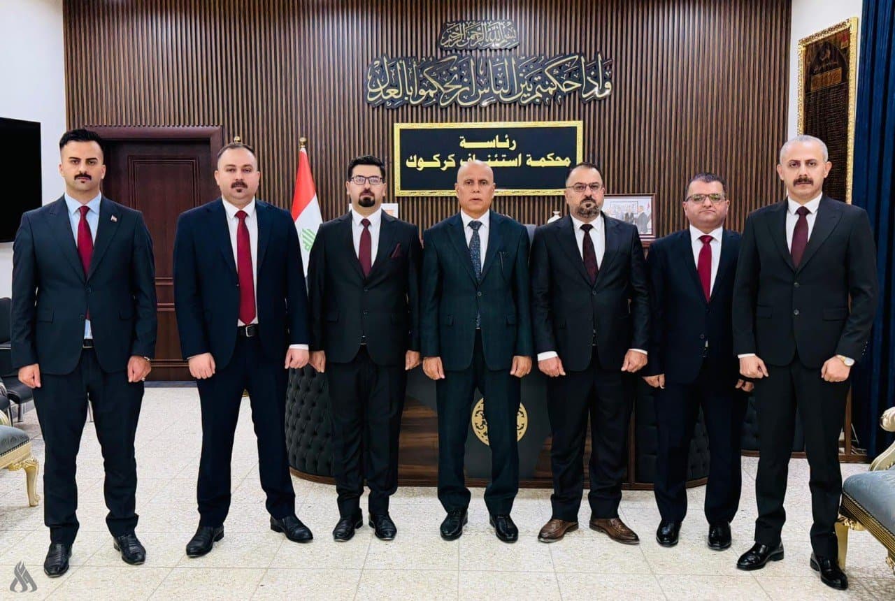 عدد من المعاونين القضائيين يؤدون اليمين القانونية بعد منحهم سلطة محقق قضائي في العراق