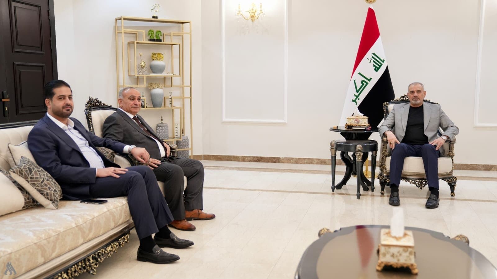 فيحان ورئيس هيئة الاستثمار يوصيان بمراجعة العقود
