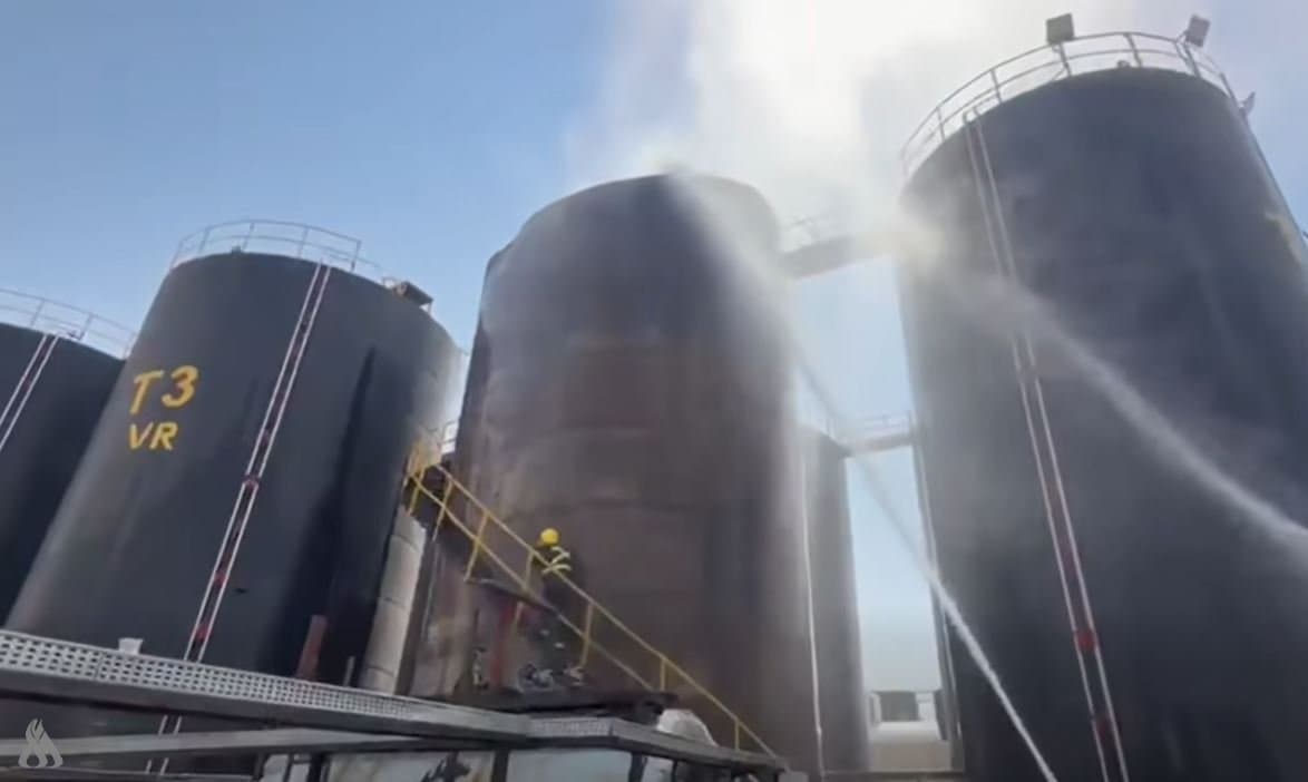 Civil Defense puts out fire in Kirkuk asphalt tank