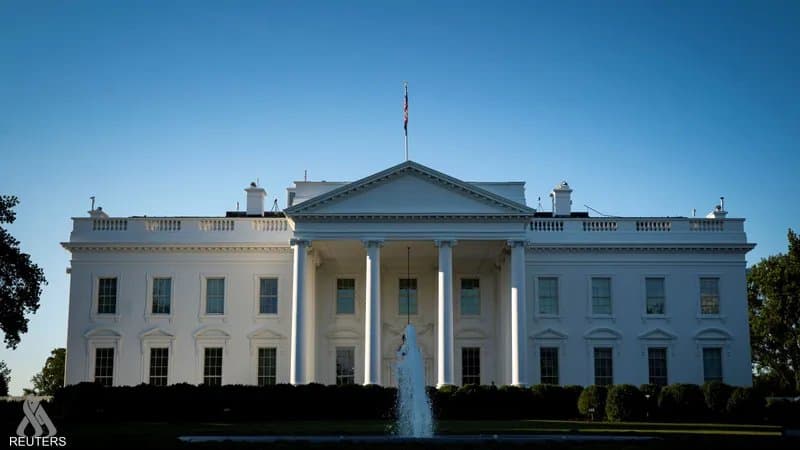 Security alert at White House after car incident
