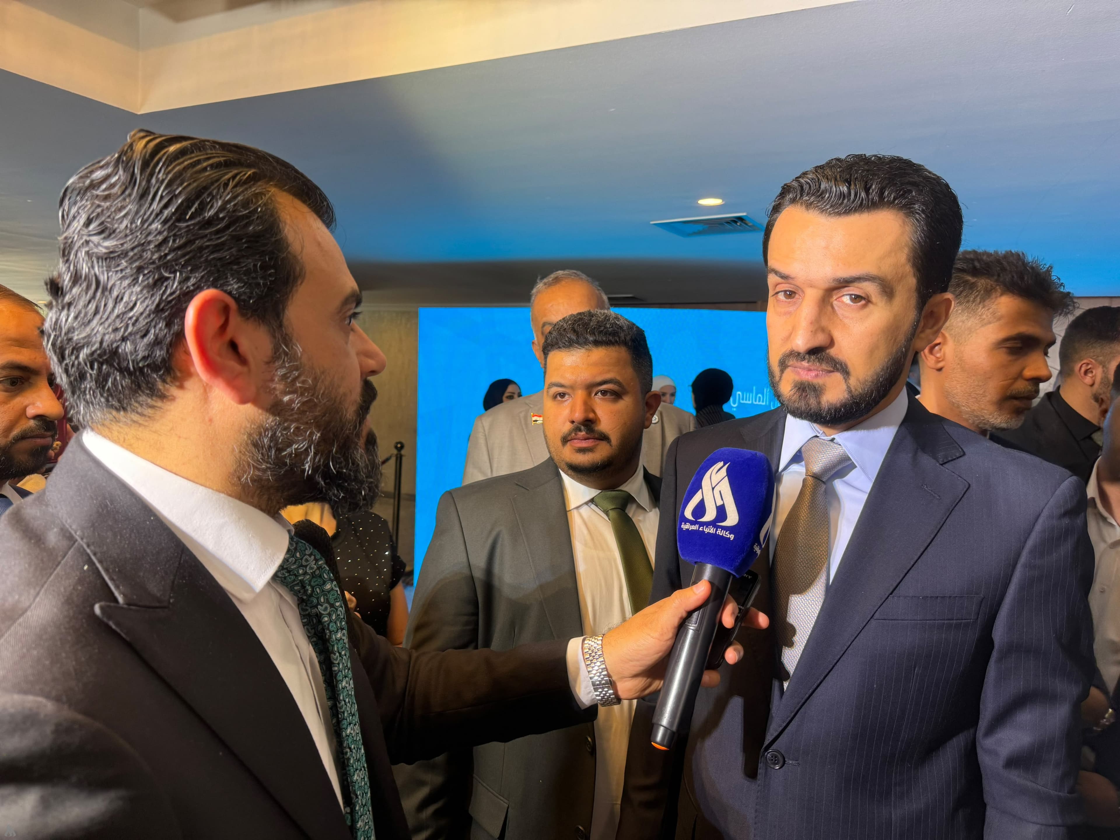 وزير الاتصالات يعلن رخصة 5G في 2027