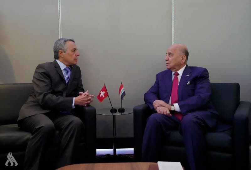 Foreign Minister reviews Strait tensions