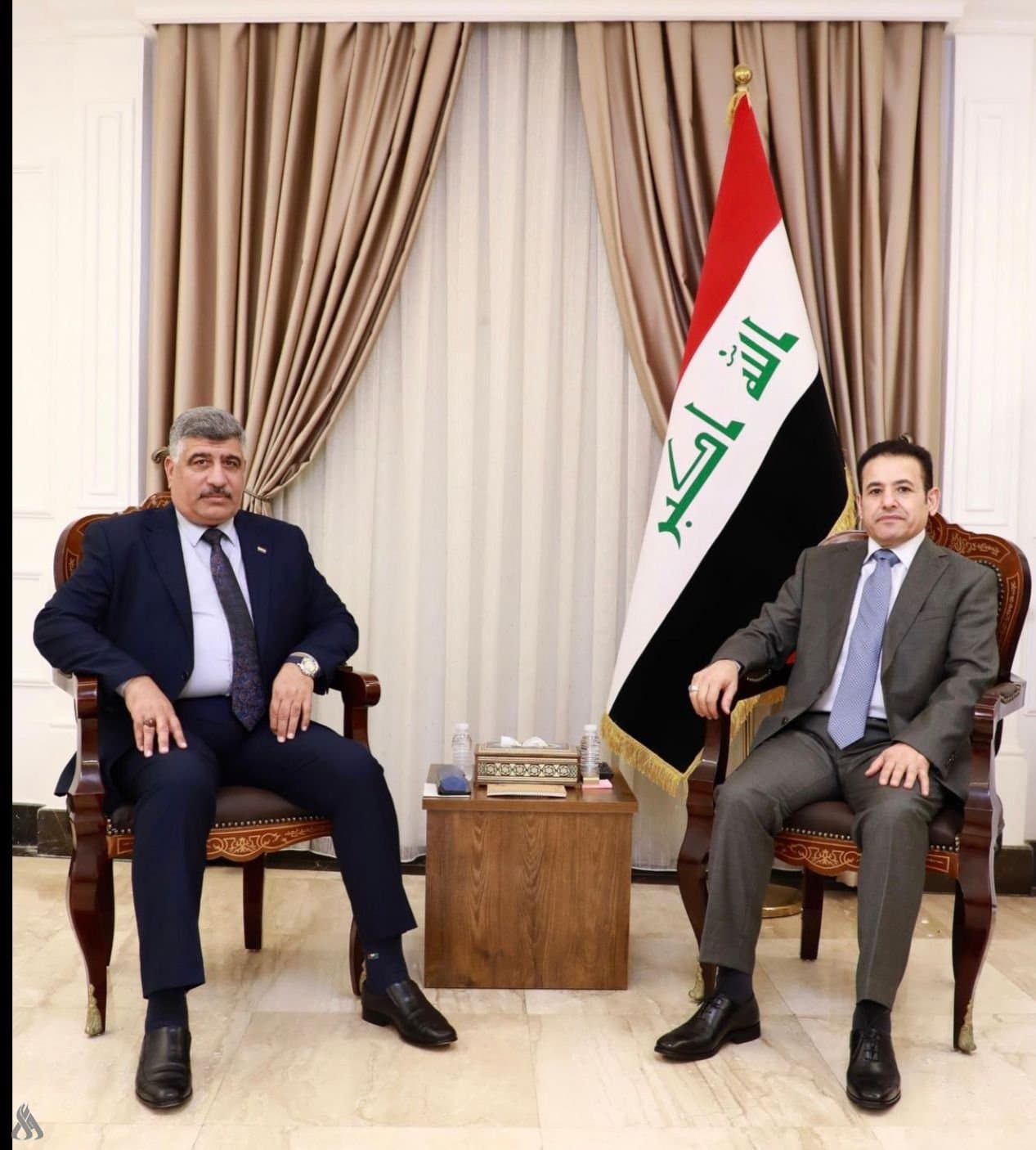 النعمان والأعرجي يبحثان تعزيز التنسيق بين الأمن والإعلام