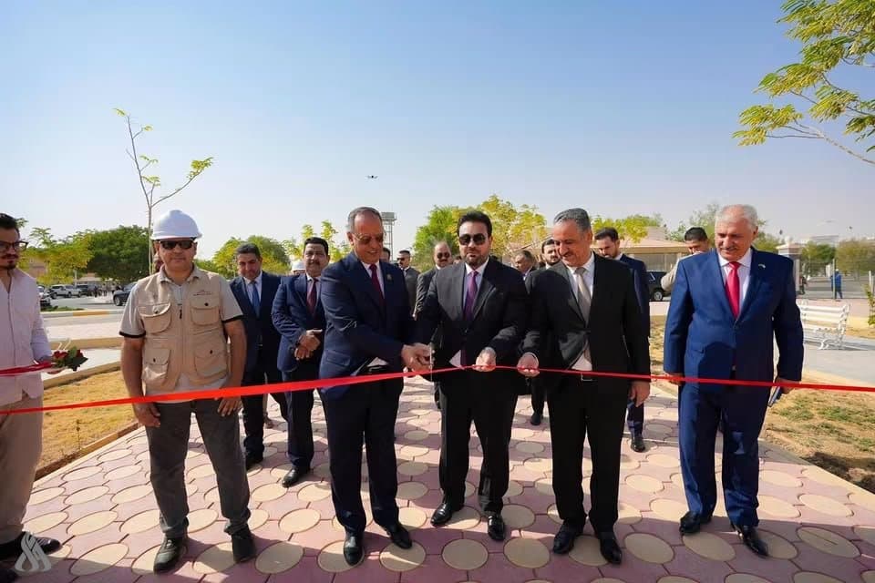 محافظ الأنبار يفتتح نصبي الجامعة والاعتماد في جامعة الأنبار