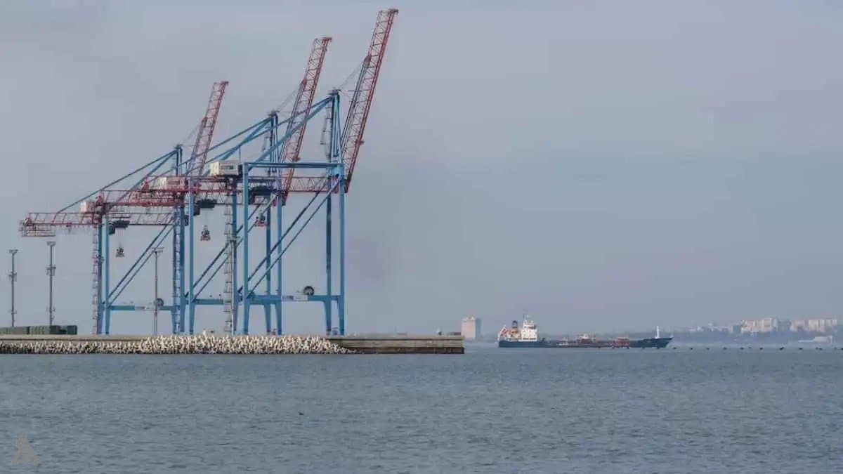 Russia attacks ship aiding Ukraine