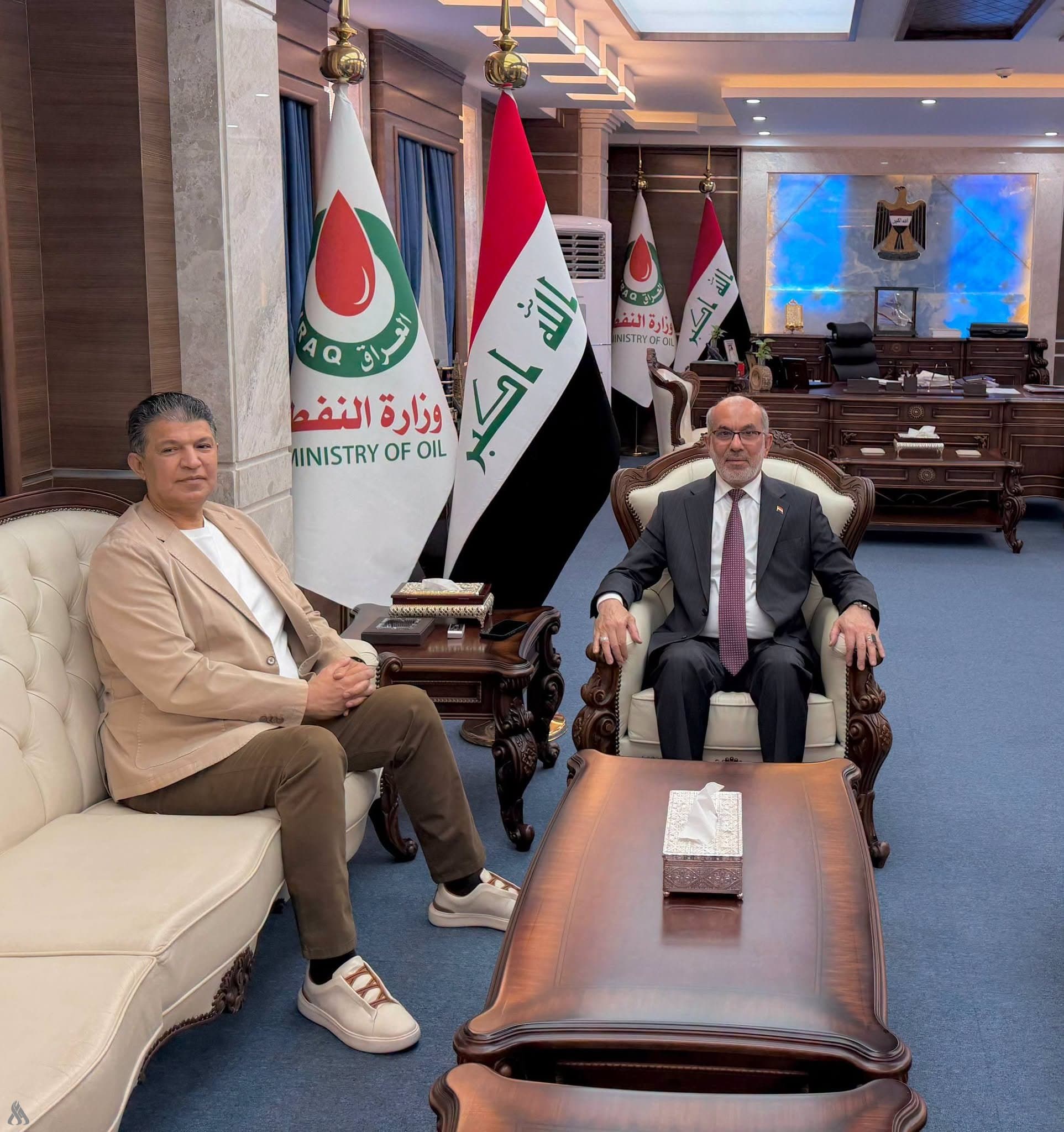 وزير النفط ورئيس الإعلام العراقي يطلآن على تعزيز التعاون