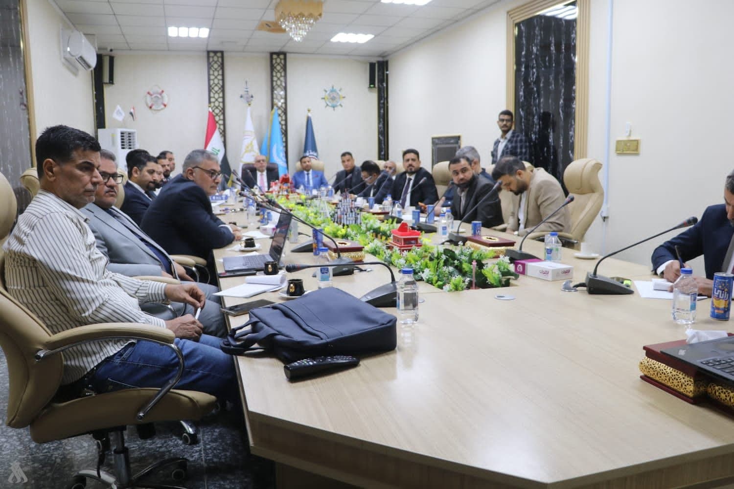 موانئ العراق تتعامل مع إغلاق هرمز