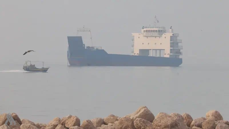 الهئية البحرية البريطانية تؤكد إصابة ناقلة نفط شمال قطر