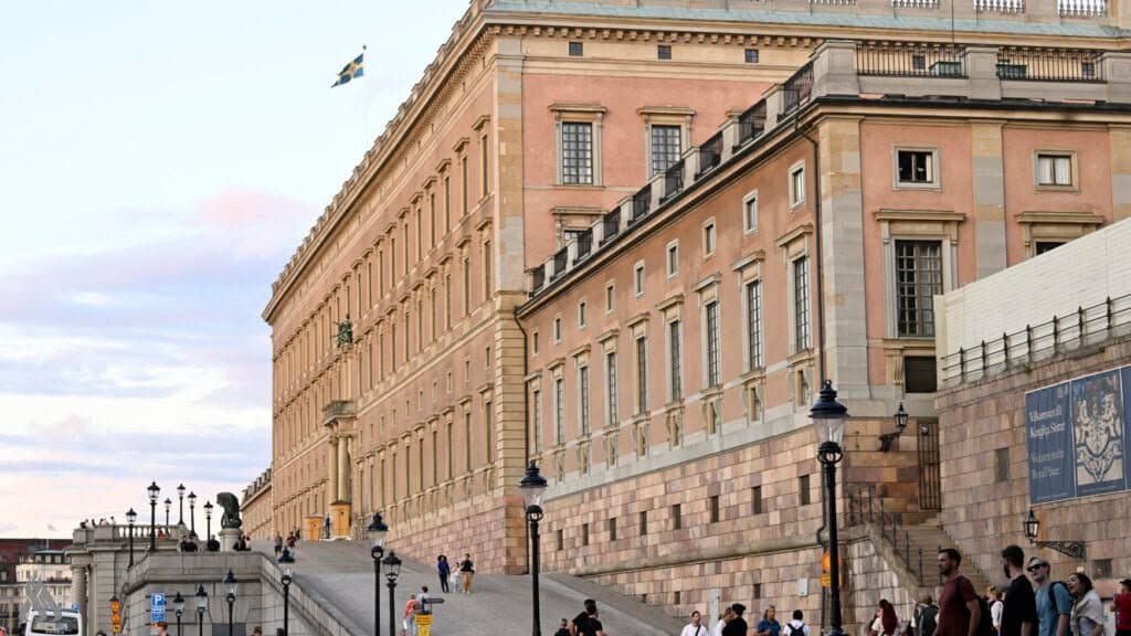Swedish Police Fire Near Royal Palace