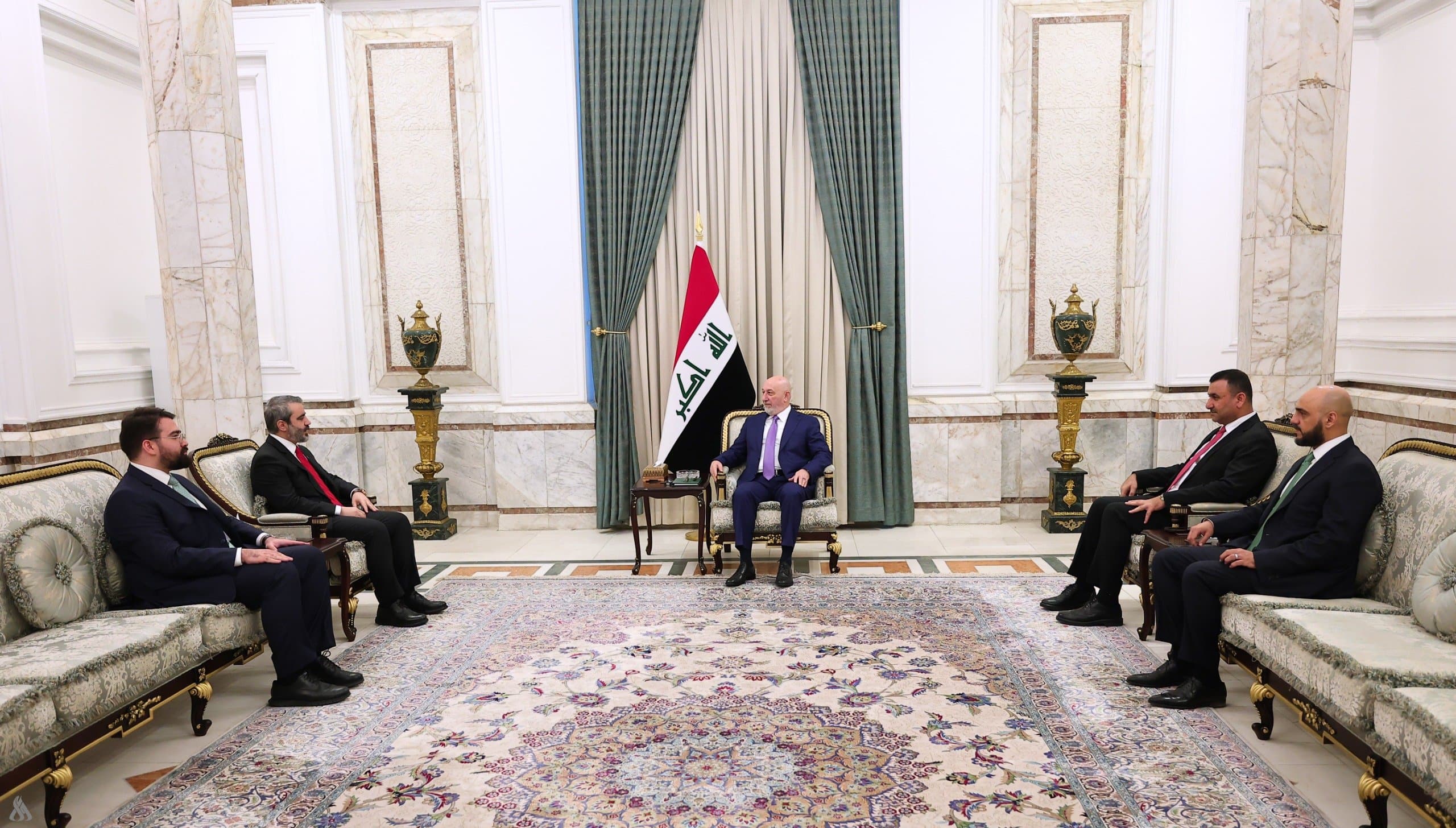 President reviews ties with Syrian and Lebanese foreign ministers