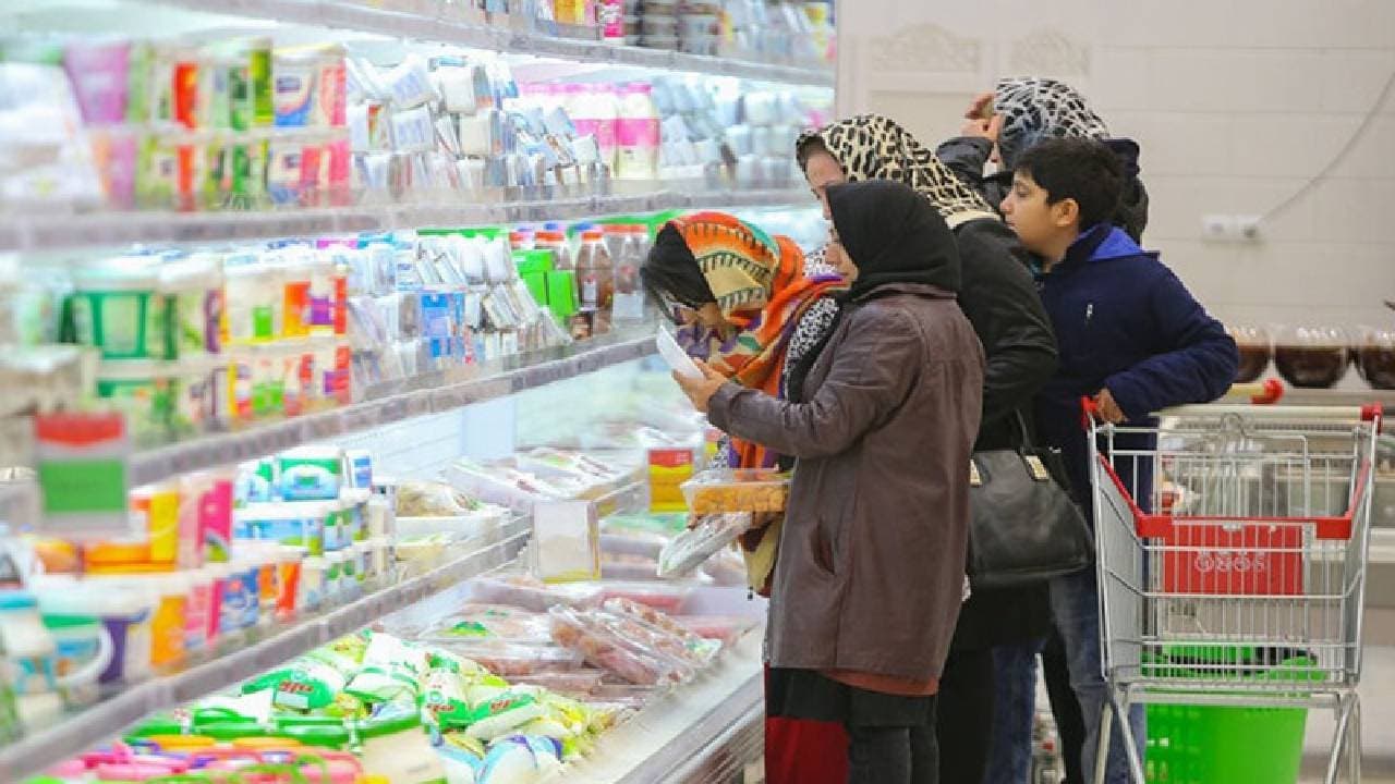 Iranian families cut spending amid inflation
