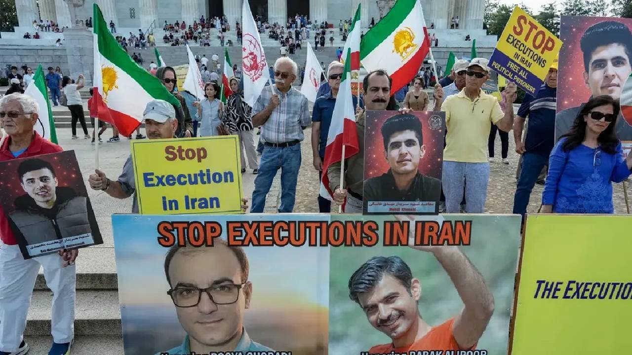 Iran executes two for combat charges
