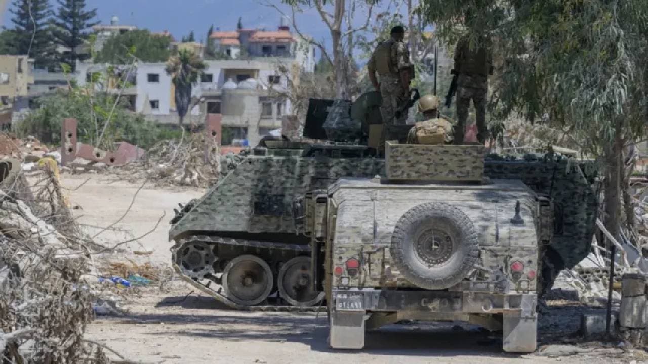 Lebanese Army Clears Roads at Al-Mansouri