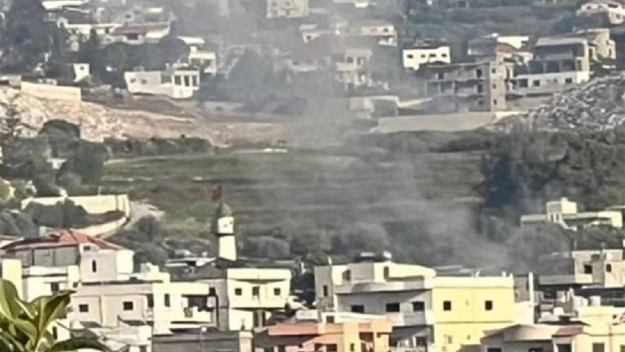 انفجار مخلفات حرب يصيب طفل في دبعال