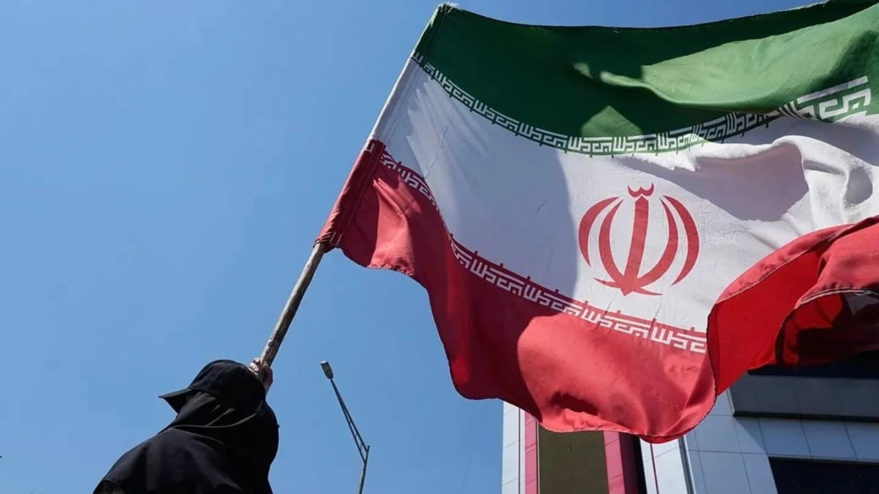 إيران تعزز ترسانتها الصاروخية قبل الانتخابات