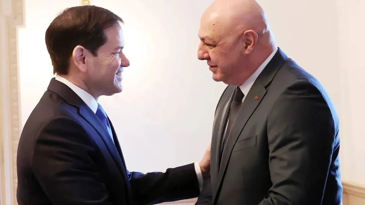 Aoun and Robio discuss connections and files