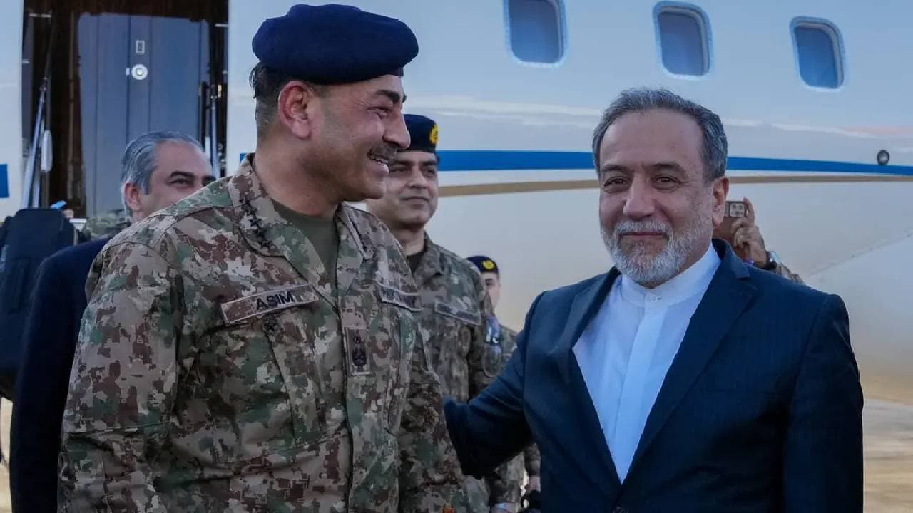 Pakistani Army Chief visits Tehran amid US drone downed