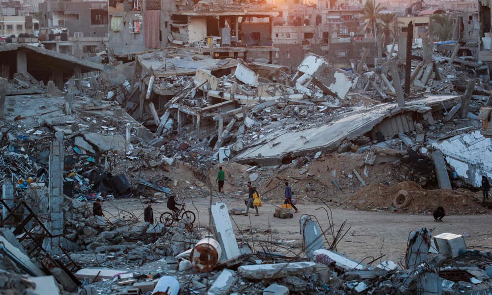 Palestinian martyr among 10 injured in Gaza airstrikes