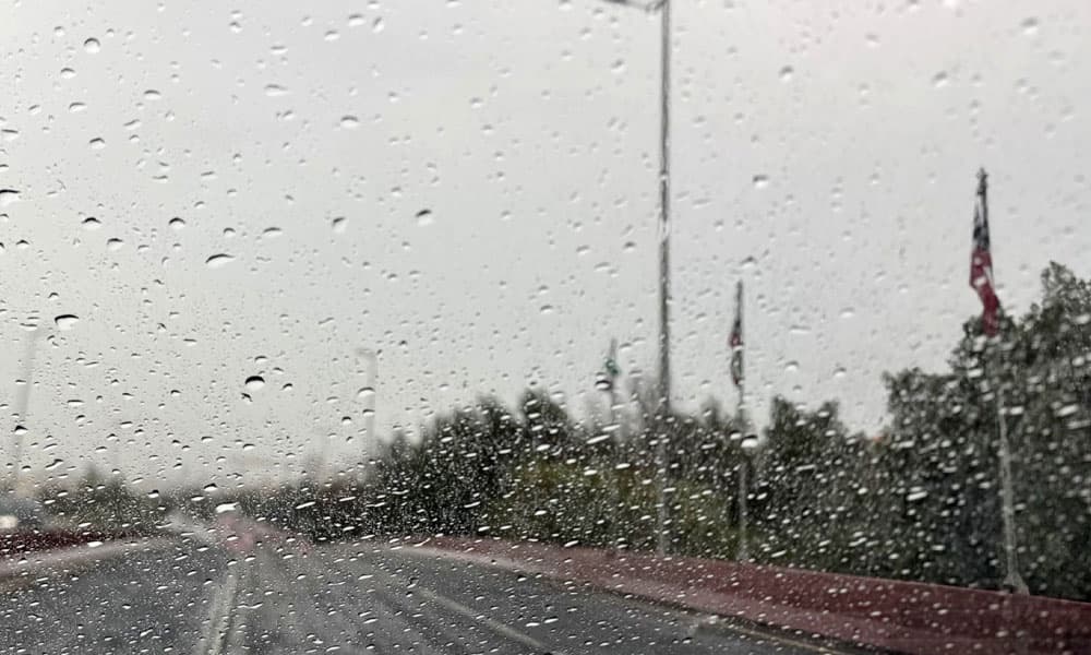 الأرصاد: طقس رطب مع أمطار وضباب حتى صباح الأحد