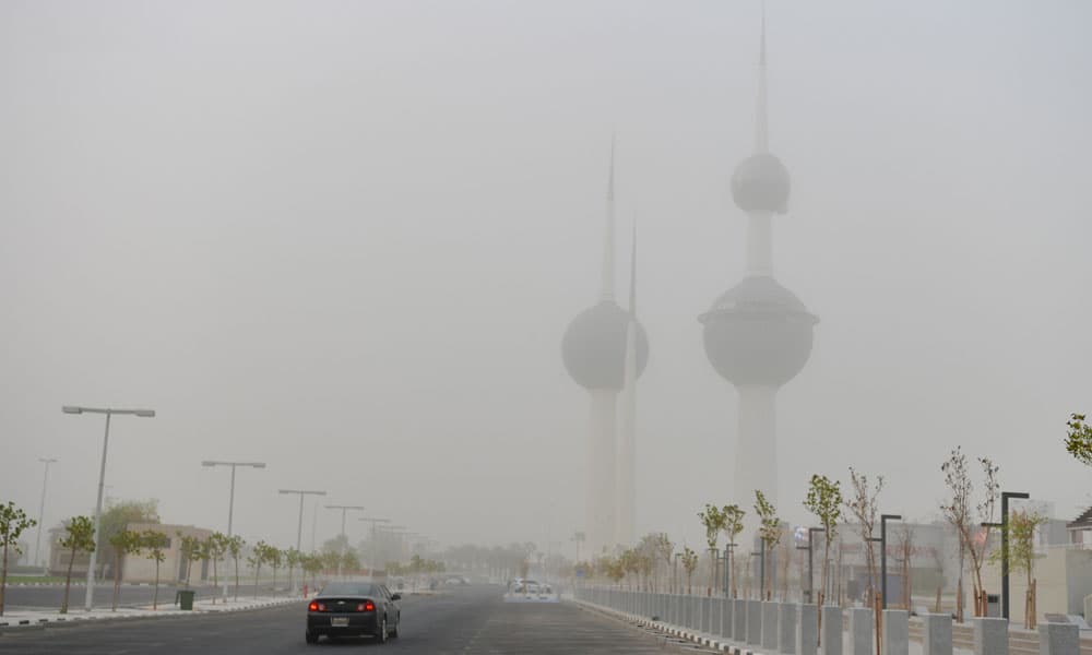 Kuwait Faces Hot Winds and Dust