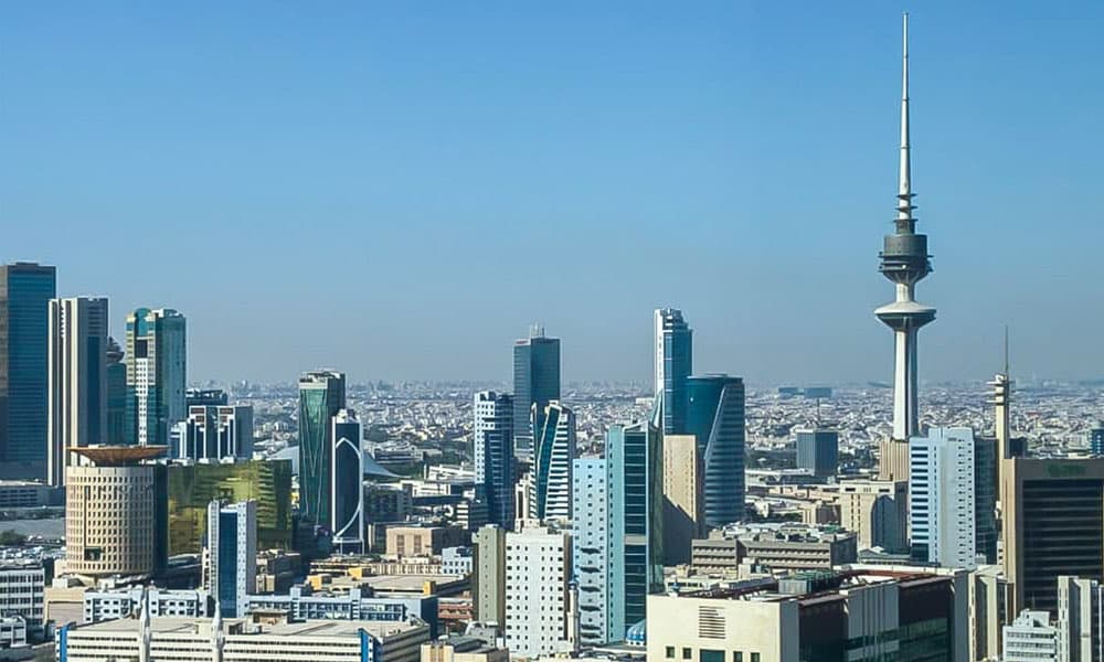 الأرصاد الجوية تحذر من طقس حار إلى شديد الحرارة نهارا ومائل للحرارة ليلا في عطلة نهاية الأسبوع بالكويت